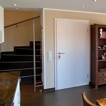 Grachtenstern 1 *