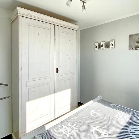 Apartman Grachtenstern 1 *