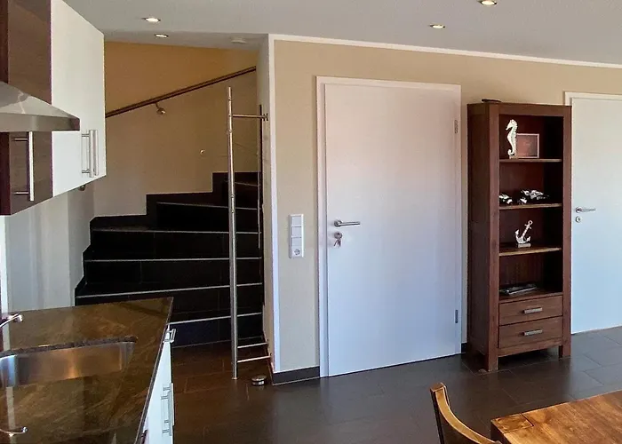 Grachtenstern 1 *